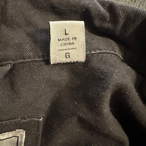 Levi’s denim jacket. - Picture 7 of 8
